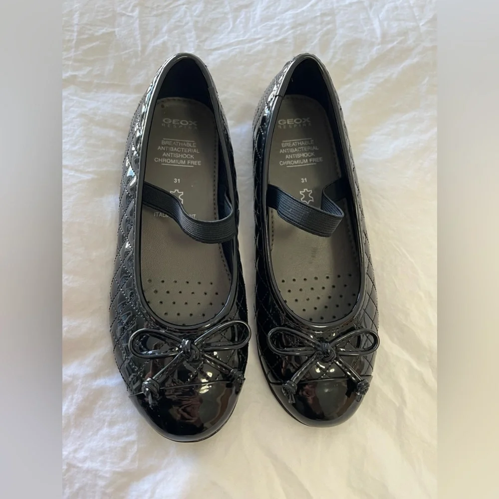 Geox Respira Girls | Size US 13 | Euro 31 |Black Patent Leather Mary Jane Flats